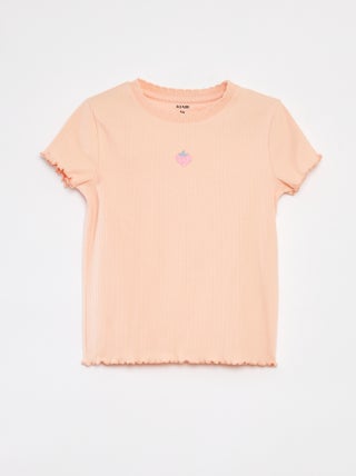 T-shirt côtelé à manches courtes et bords ondulés