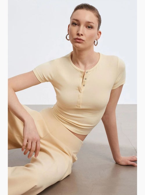 T-shirt crop en jersey coupe ajustée dilvin - Kiabi