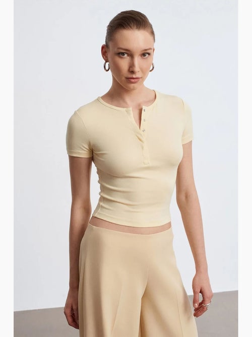 T-shirt crop en jersey coupe ajustée dilvin - Kiabi