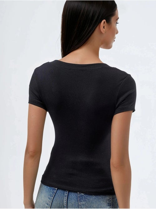 T-shirt élastique à manches courtes avec col en v busem - Kiabi