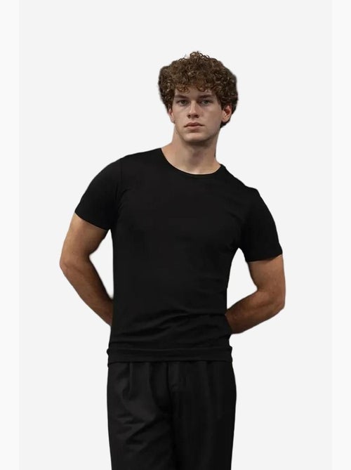 T-shirt en coton à col rond et coupe ajustée giesto - Kiabi T-shirt en coton à col rond et coupe ajustée giesto - Kiabi