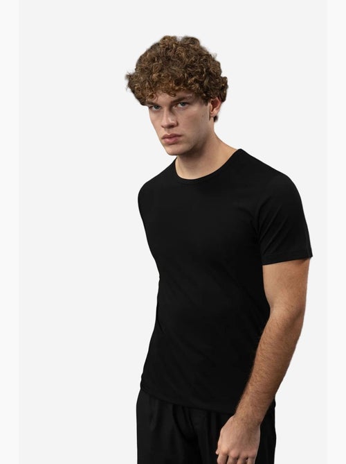 T-shirt en coton à col rond et coupe ajustée giesto - Kiabi T-shirt en coton à col rond et coupe ajustée giesto - Kiabi
