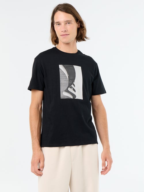 T-shirt en coton à col rond homme avec motif placé - Kiabi T-shirt en coton à col rond homme avec motif placé - Kiabi