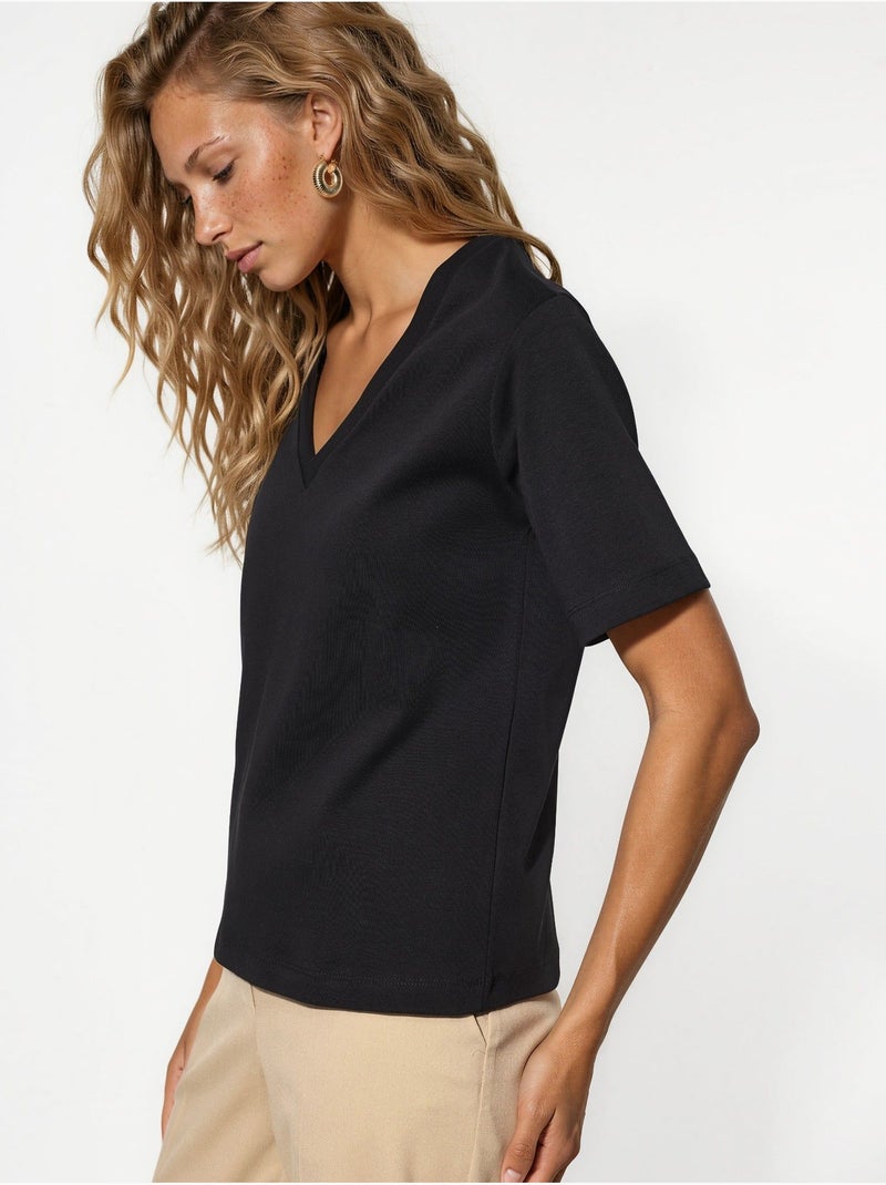 T-shirt en coton à col v coupe régulière unie busem Noir - Kiabi