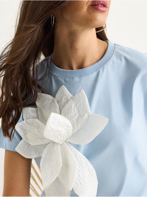 T-shirt en coton à manches courtes avec accessoire floral lucci - Kiabi