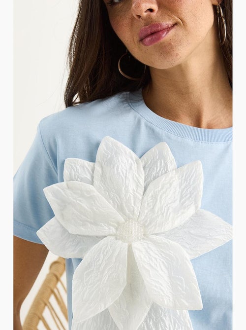 T-shirt en coton à manches courtes avec accessoire floral lucci - Kiabi