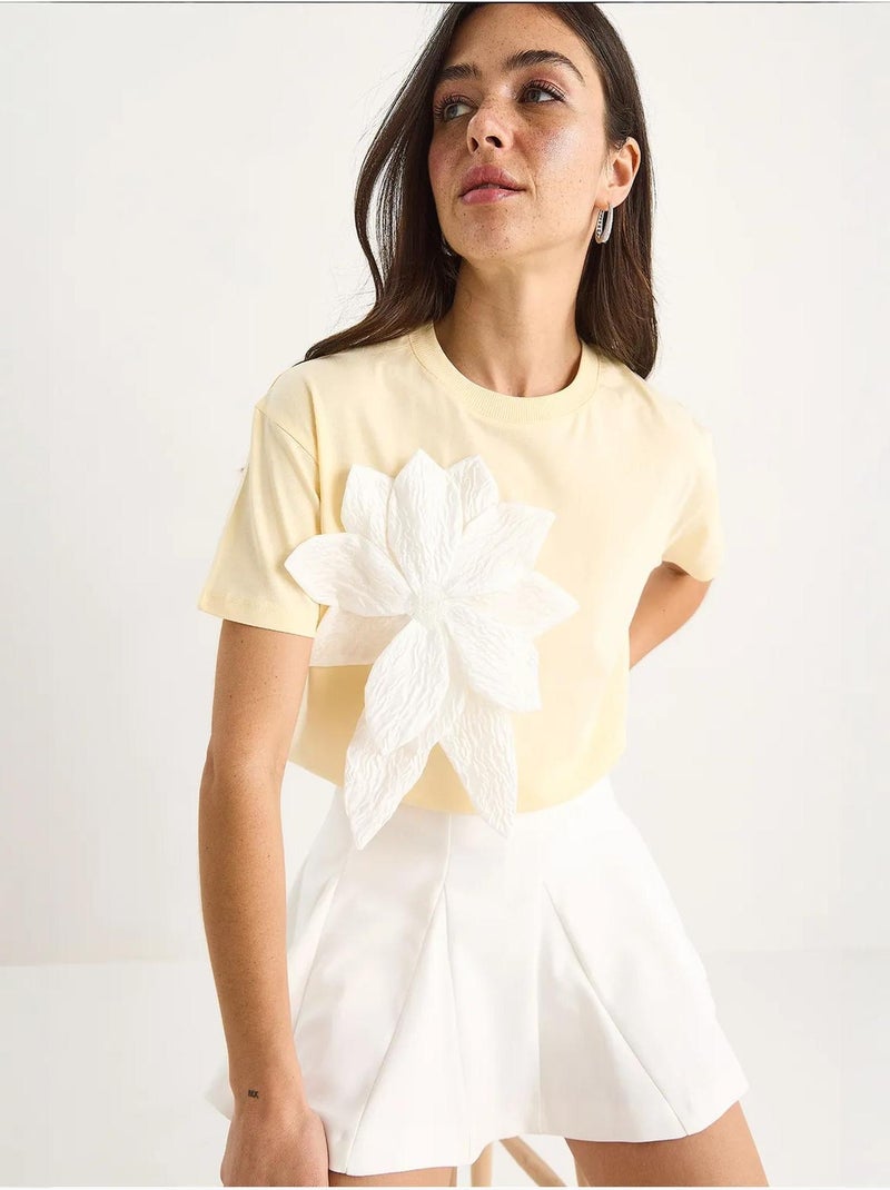 T-shirt en coton à manches courtes avec accessoire floral lucci Jaune citron - Kiabi
