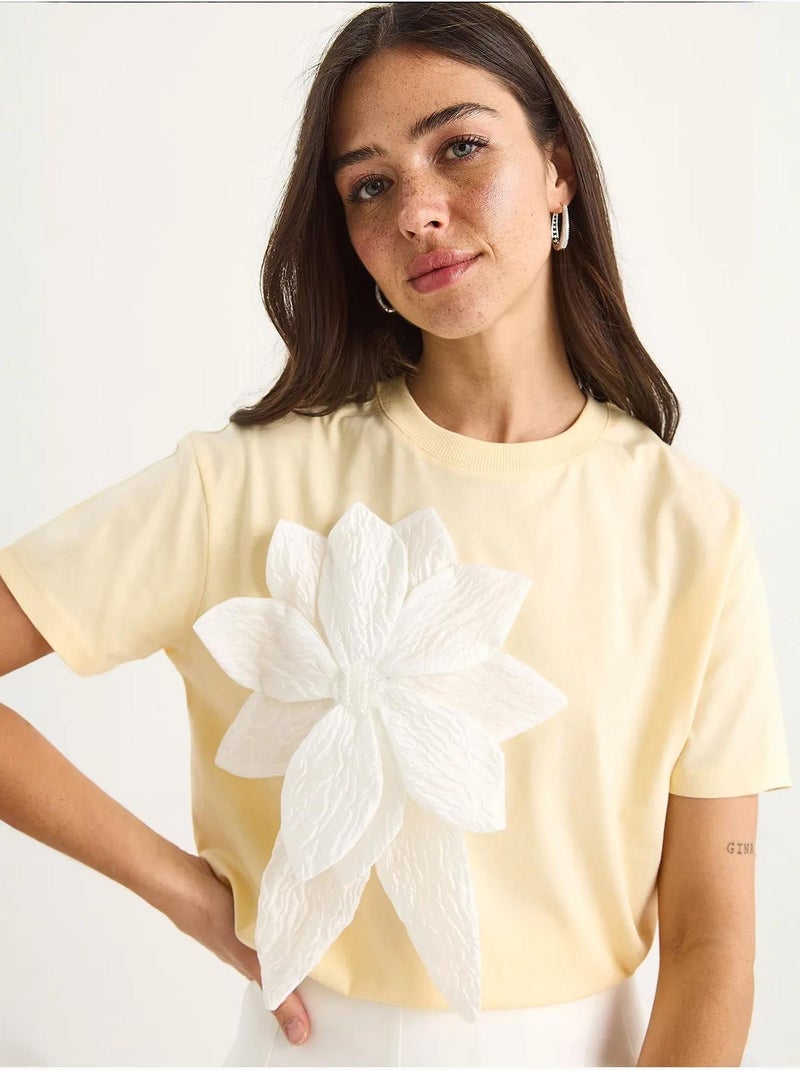 T-shirt en coton à manches courtes avec accessoire floral lucci Jaune citron - Kiabi