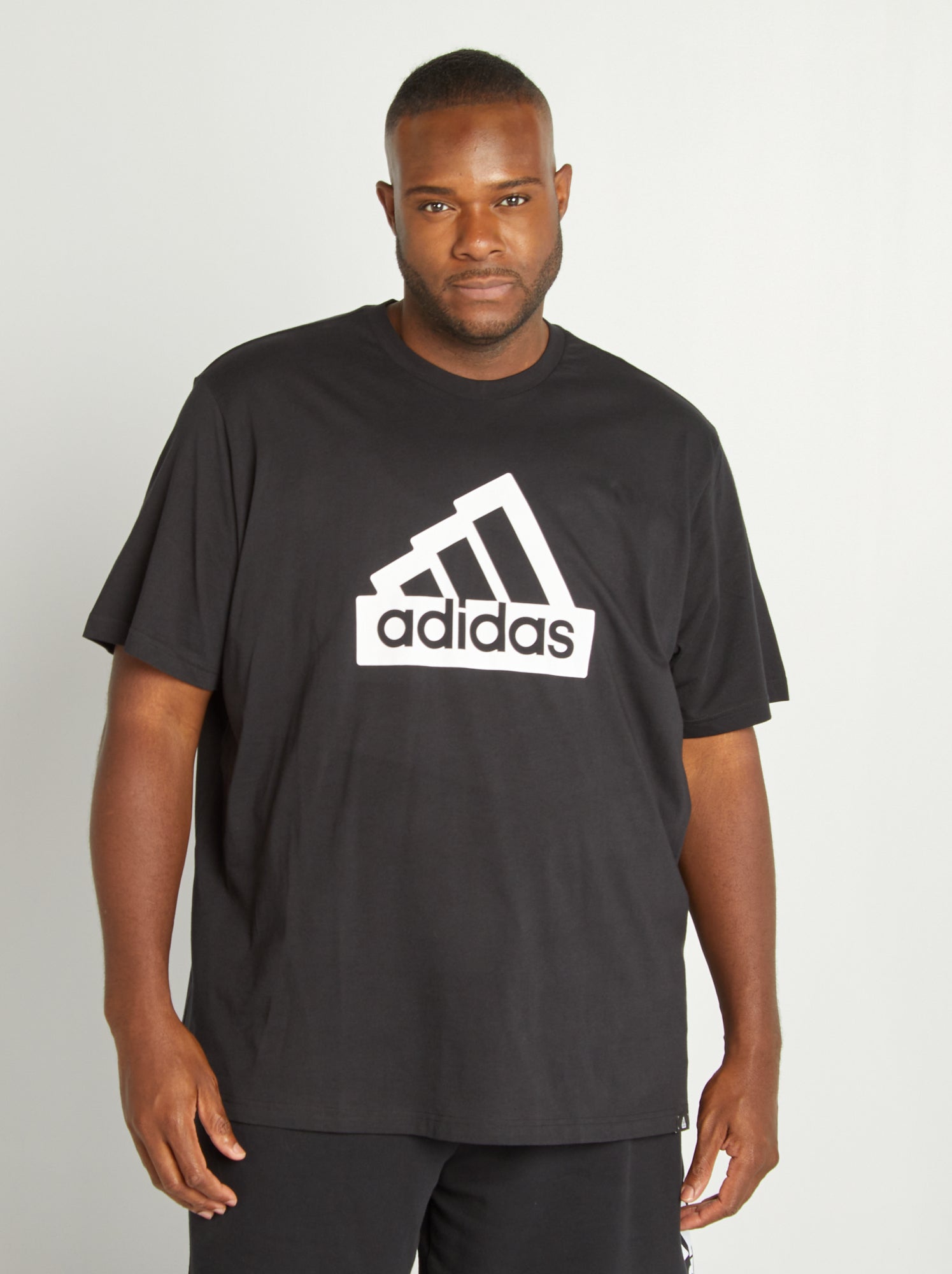 Shops taille t shirt adidas