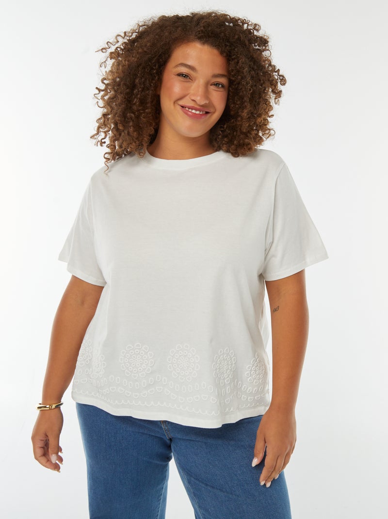 T-shirt en jersey avec broderie à la base Blanc - Kiabi