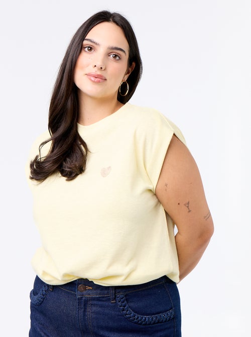 T-shirt en jersey sans manches avec petite broderie poitrine - Kiabi