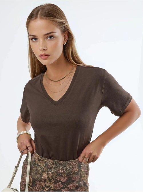 T-shirt en maille unie à col en v busem - Kiabi T-shirt en maille unie à col en v busem - Kiabi