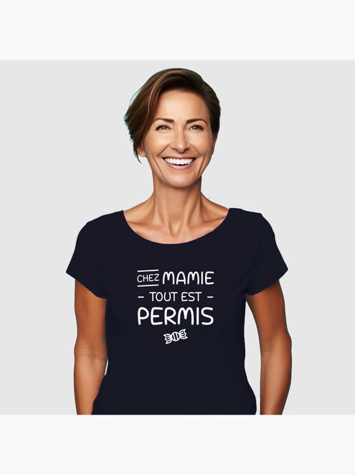 T-shirt Femme - CHEZ MAMIE TOUT EST PERMIS - Kiabi T-shirt Femme - CHEZ MAMIE TOUT EST PERMIS - Kiabi