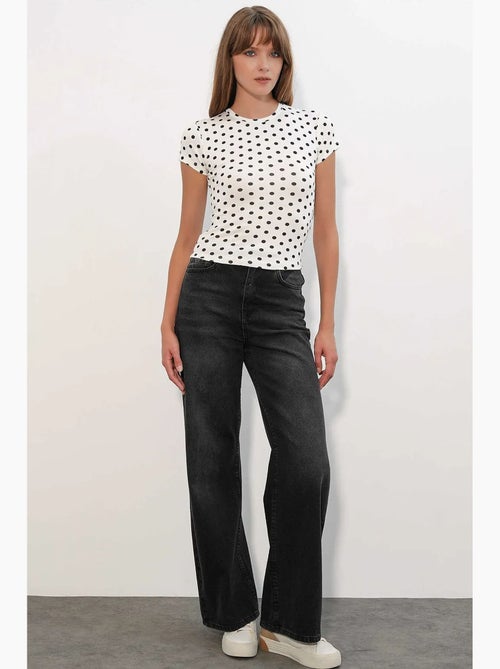 T-shirt femme à pois col rond coupe slim bdart - Kiabi T-shirt femme à pois col rond coupe slim bdart - Kiabi