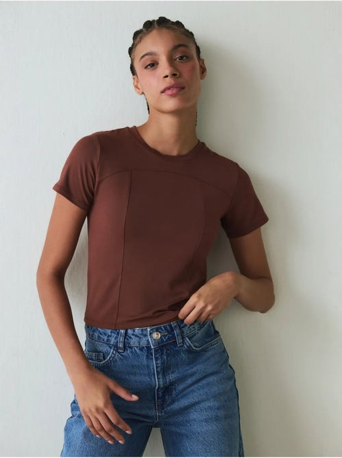 T-shirt femme col rond coupe slim en modal penti - Kiabi T-shirt femme col rond coupe slim en modal penti - Kiabi