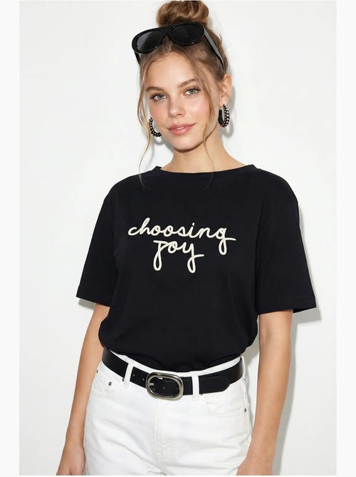 T-shirt femme en coton à col bateau et imprimé lucci - Kiabi T-shirt femme en coton à col bateau et imprimé lucci - Kiabi