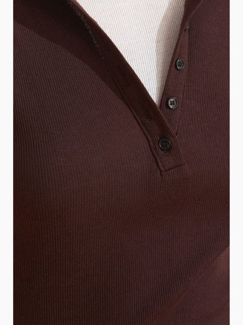 T-shirt femme en coton à col v et patte de boutonnage dilvin - Kiabi