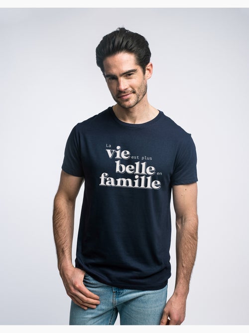 T-shirt Homme - LA VIE EST PLUS BELLE EN FAMILLE - Kiabi T-shirt Homme - LA VIE EST PLUS BELLE EN FAMILLE - Kiabi