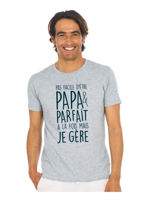T-shirt Homme - PAS FACILE D'ÊTRE PAPA ET PARFAIT À LA FOIS MAIS JE GÈRE - Kiabi T-shirt Homme - PAS FACILE D'ÊTRE PAPA ET PARFAIT À LA FOIS MAIS JE GÈRE - Kiabi