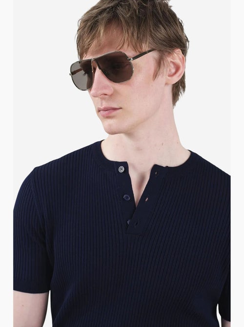T-shirt homme coupe ajustée à bouton giesto - Kiabi T-shirt homme coupe ajustée à bouton giesto - Kiabi