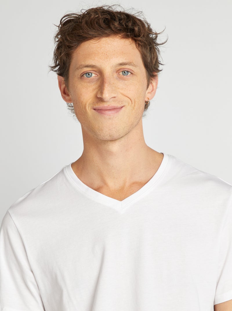T-shirt homme en coton à col V Blanc - Kiabi
