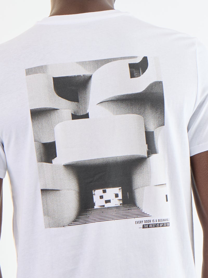 T-shirt homme en coton bio à col rond et motif placé Blanc - Kiabi
