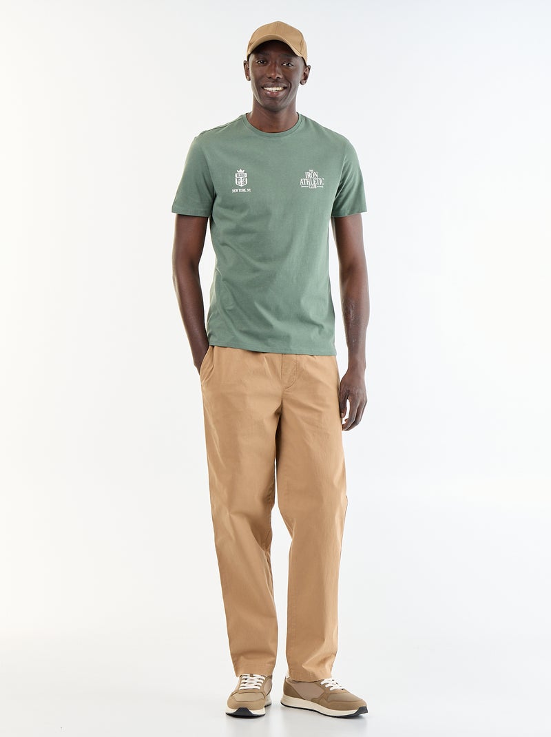 T-shirt homme en coton biologique à col rond et motif placé Vert - Kiabi