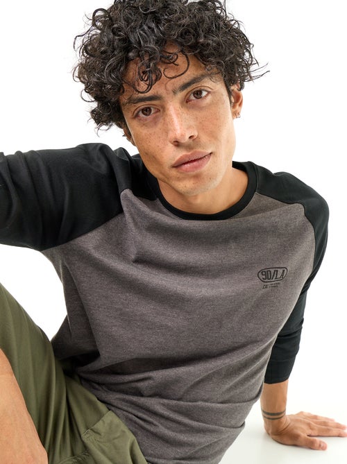 T-shirt imprimé avec manches longues raglan - Kiabi