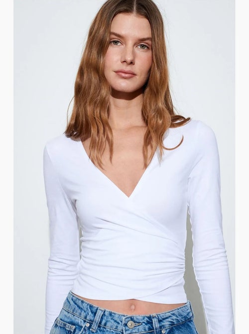T-shirt kort overslag met strik lange mouwen dilvin - Kiabi T-shirt kort overslag met strik lange mouwen dilvin - Kiabi