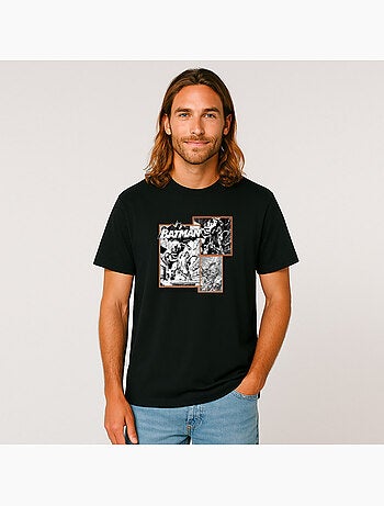 T-shirt Man - BATMAN'S BATSUIT AIDS IN HIS COMBAT AGAINST ENEMIES
