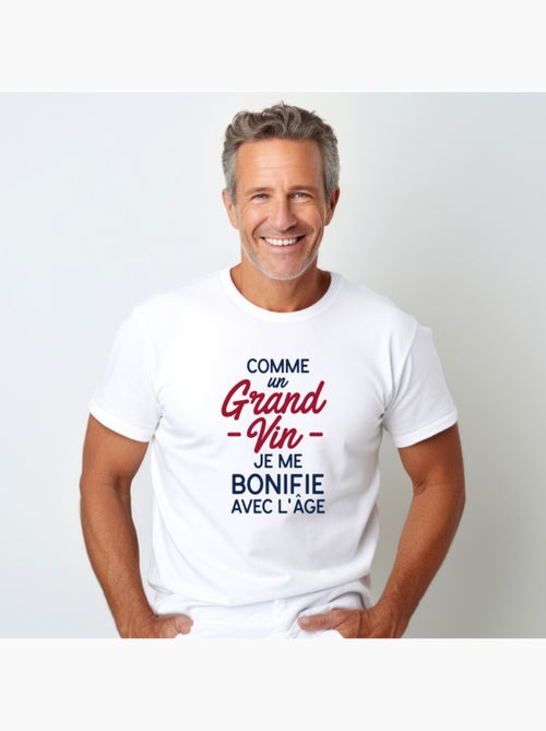 T-shirt Man - COMME UN GRAND VIN JE ME BONIFIE AVEC L'ÂGE WAF - Kiabi