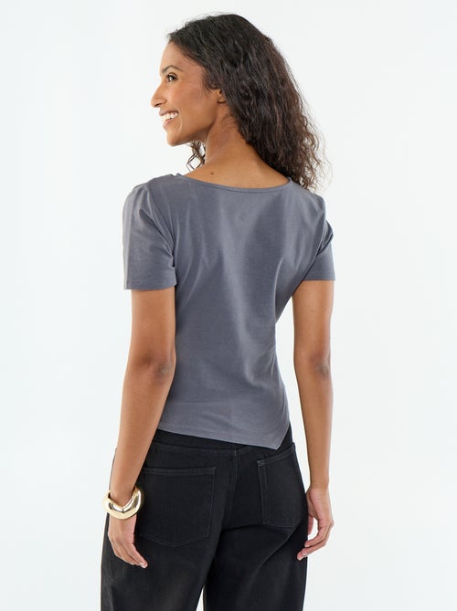 T-shirt manches courtes asymétrique - Kiabi T-shirt manches courtes asymétrique - Kiabi