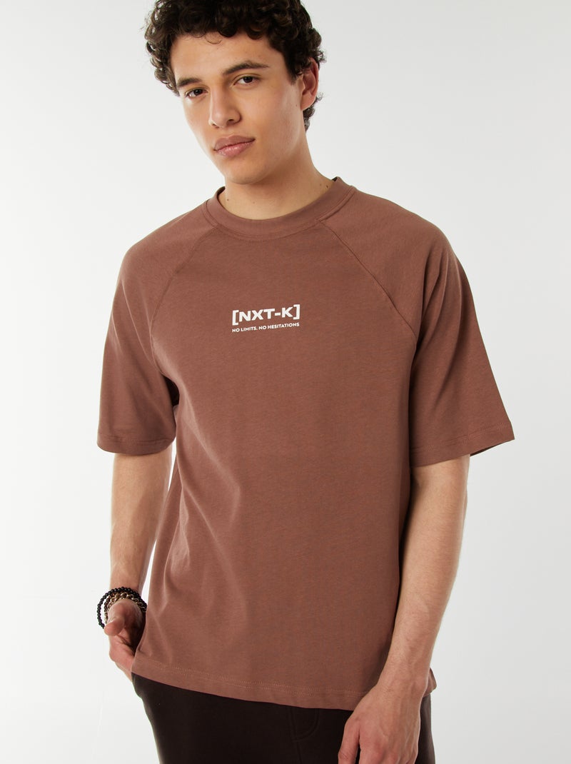 T-shirt manches courtes raglan imprimé Marron - Kiabi