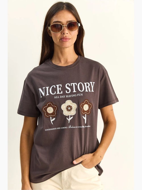 T-shirt met geborduurd detail en tekstprint in relaxed fit lucci - Kiabi