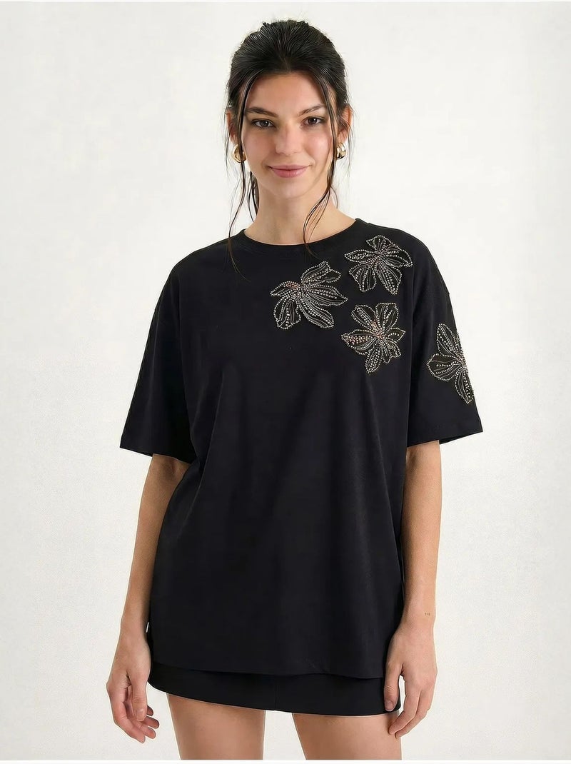 T-shirt met geborduurde bloemenprint en ronde hals lucci Zwart - Kiabi