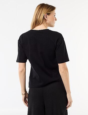 T-shirt met gedrapeerde korte mouwen en fantasiejuweel
