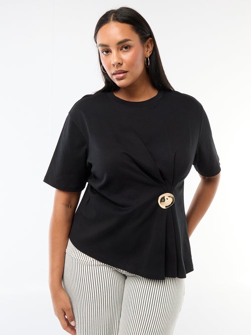 T-shirt met gedrapeerde ronde hals en fantasiejuweel - Kiabi