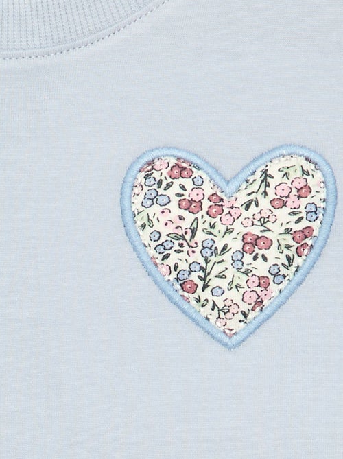 T-shirt met hartjespatch op de borst - Kiabi