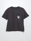 T-shirt met korte mouw, borstzakje en prints ZWART - Kiabi