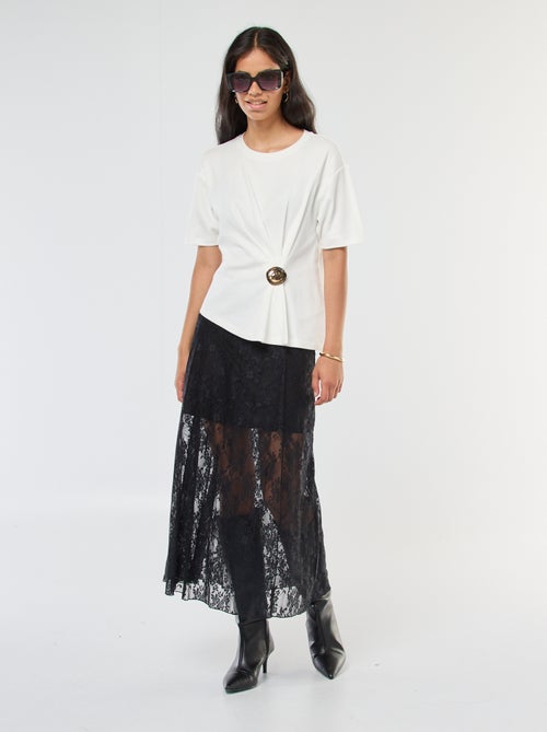 T-shirt met korte mouw met sieraaddetail en gedraaid effect - Kiabi