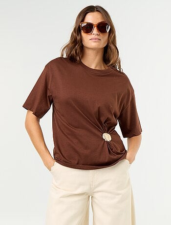T-shirt met korte mouwen en goudkleurige schelp