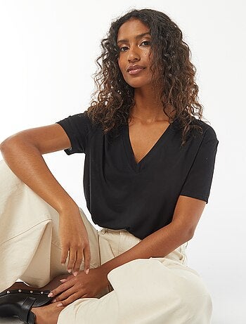 T-shirt met korte mouwen en V-hals