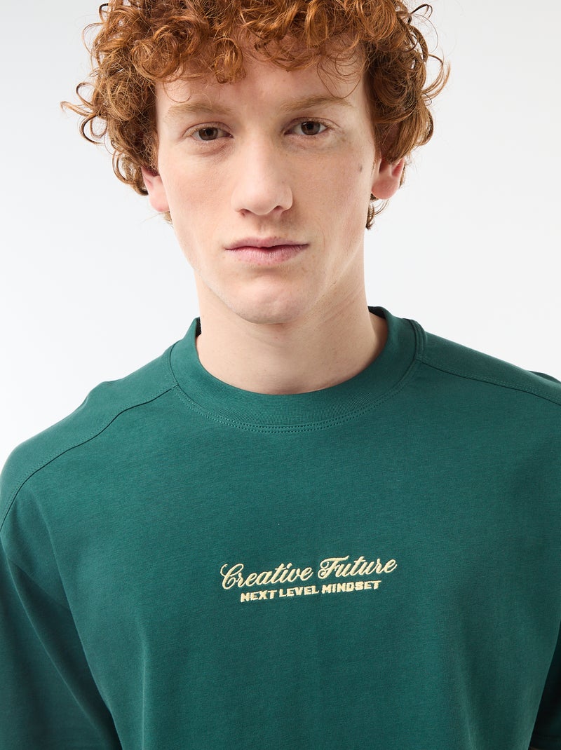 T-shirt met ronde hals en contrasterend borduursel Groen - Kiabi