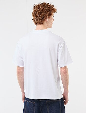 T-shirt met ronde hals en contrasterend borduursel