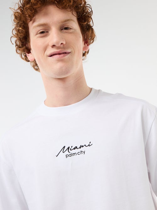 T-shirt met ronde hals en contrasterend borduursel - Kiabi