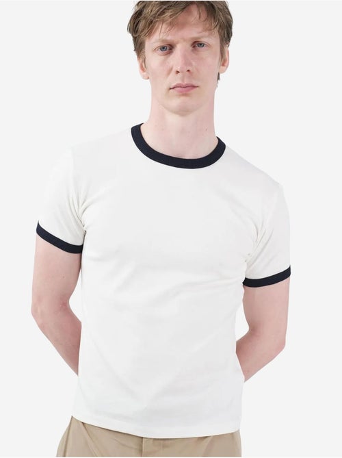 T-shirt met ronde hals en kleurblokken, afgewerkt met contrasterende bies. Giesto - Kiabi T-shirt met ronde hals en kleurblokken, afgewerkt met contrasterende bies. Giesto - Kiabi