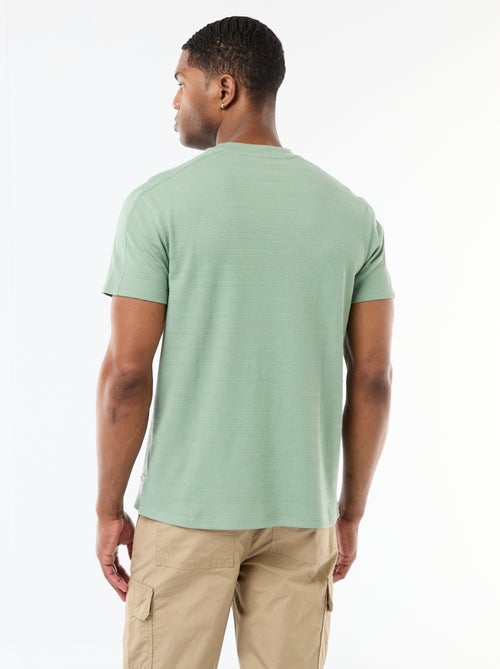 T-shirt met ronde hals en korte mouwen van gewafelde stof - Kiabi