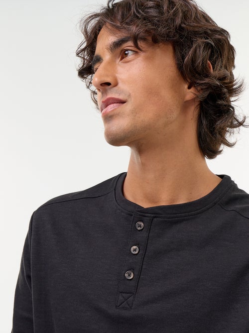 T-shirt met tunisische kraag en lange mouwen - Kiabi T-shirt met tunisische kraag en lange mouwen - Kiabi