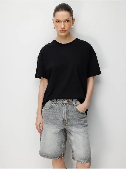 T-shirt oversize à col rond et fente mixray - Kiabi T-shirt oversize à col rond et fente mixray - Kiabi