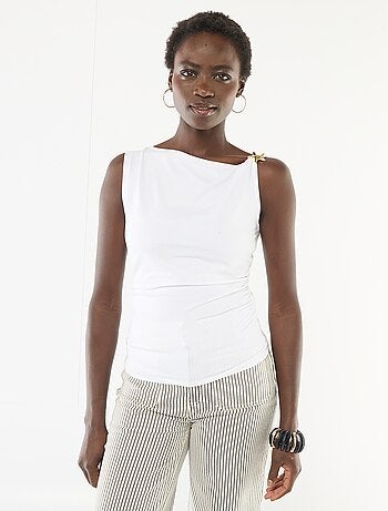 T-shirt stretch avec bijou doré